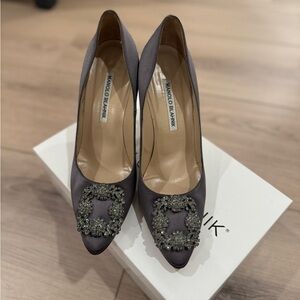 Manolo Blahnik Hangisi 105 Satin Heels (Gray)